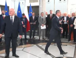 Poseł Andrzej Gawron - Wręczenie zaświadczenia o wyborze 26 października 2023 roku.