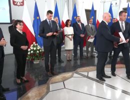 Posłanka Teresa Wilk - Wręczenie zaświadczenia o wyborze 26 października 2023 roku.