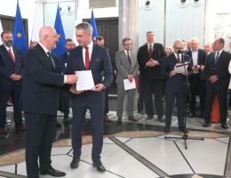 Poseł Zdzisław Gawlik - Wręczenie zaświadczenia o wyborze 26 października 2023 roku.